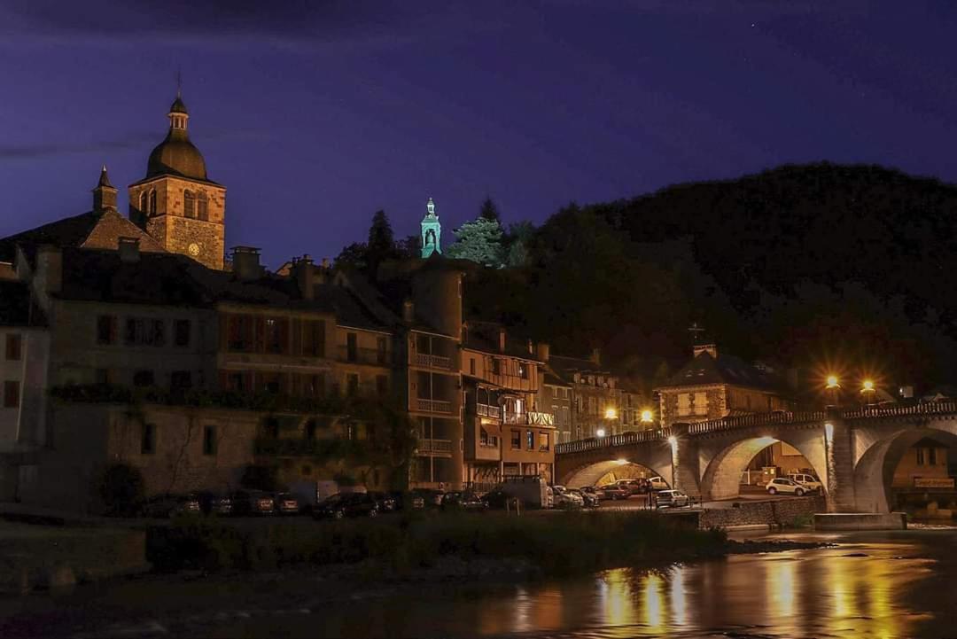 Riverrun Saint-Geniez-dʼOlt Exterior foto