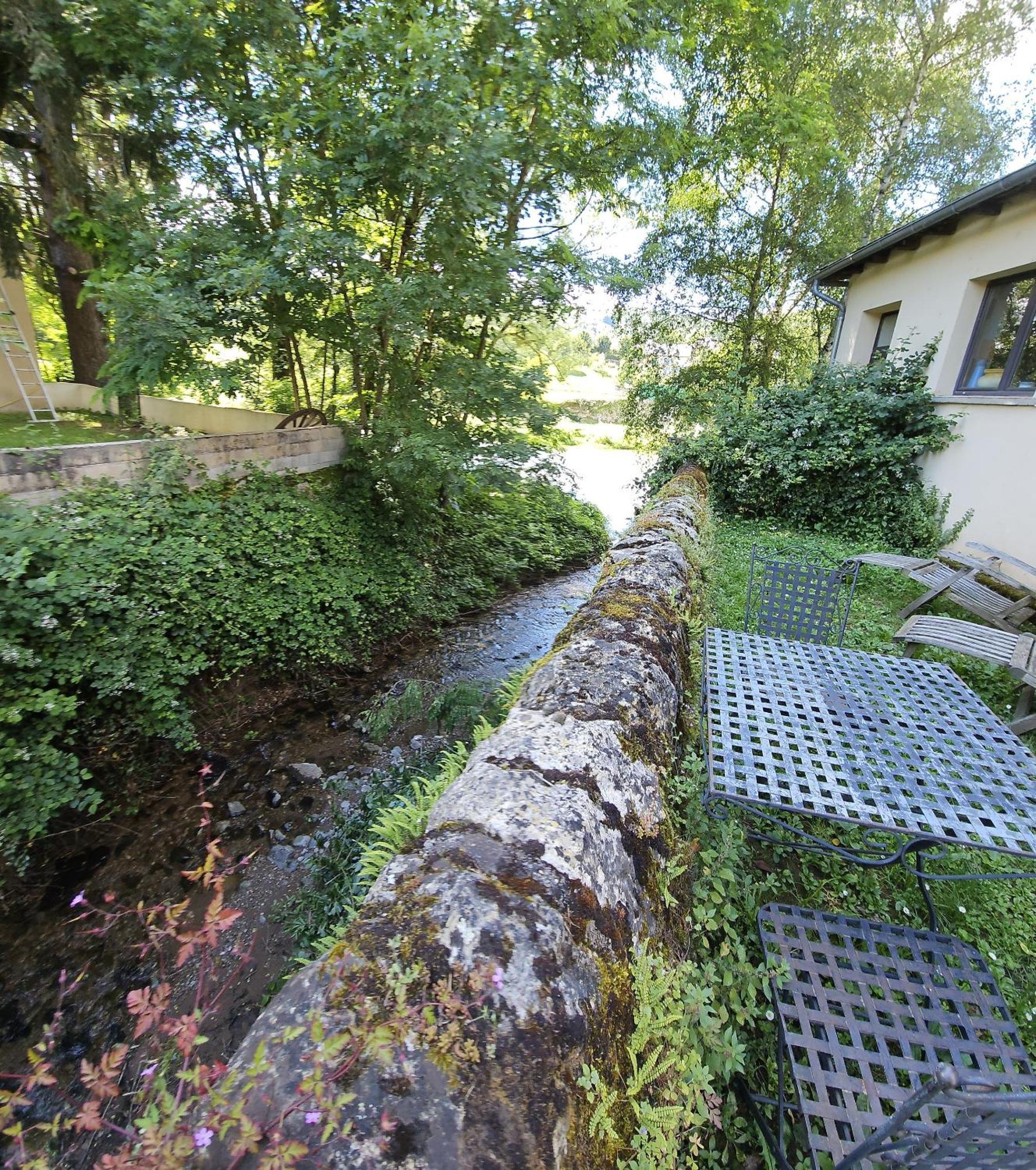 Riverrun Saint-Geniez-dʼOlt Exterior foto